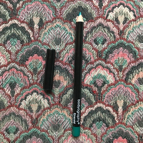 Makeup bundle - Picture 4 of 4